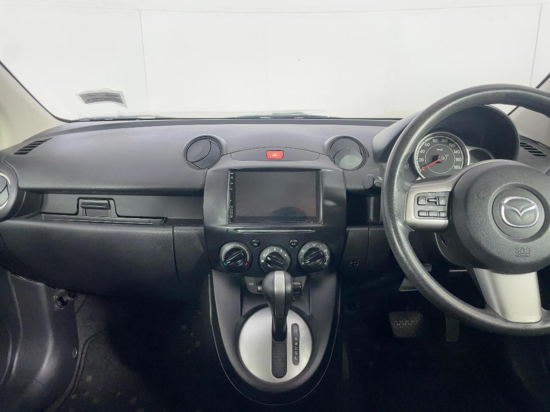 Photo '17' of Mazda Demio