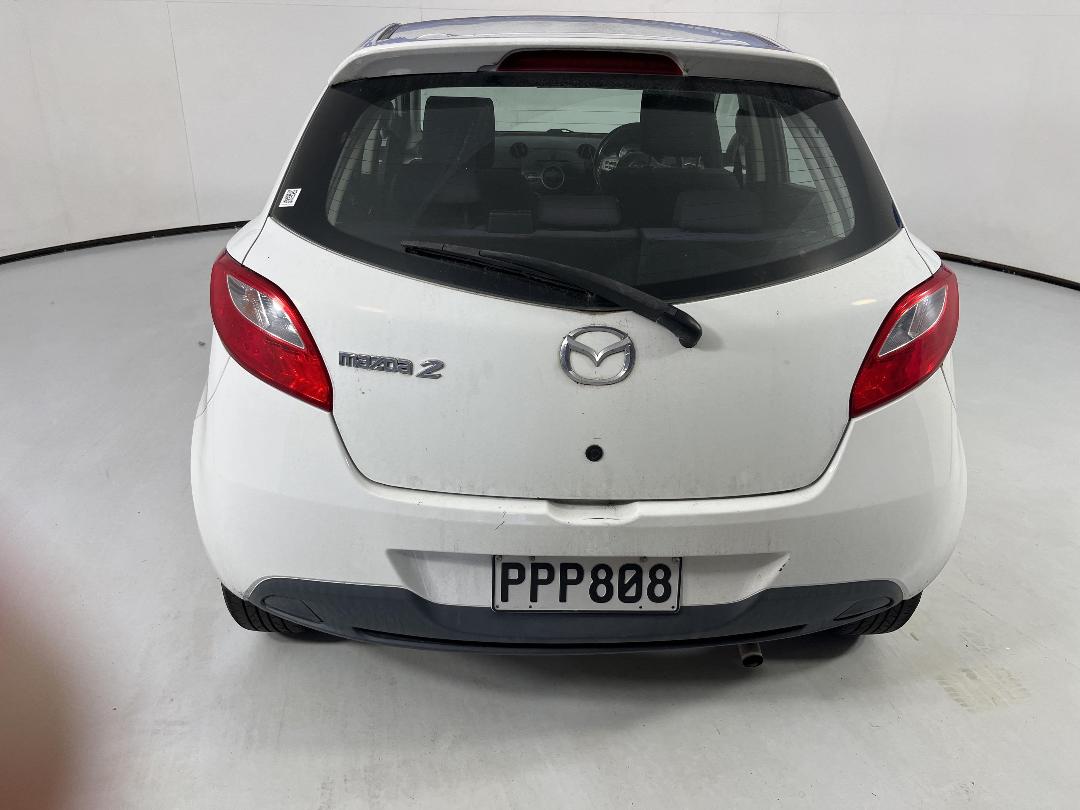 Photo '10' of Mazda Mazda2 Sport Photo '10' of Mazda Mazda2 Sport