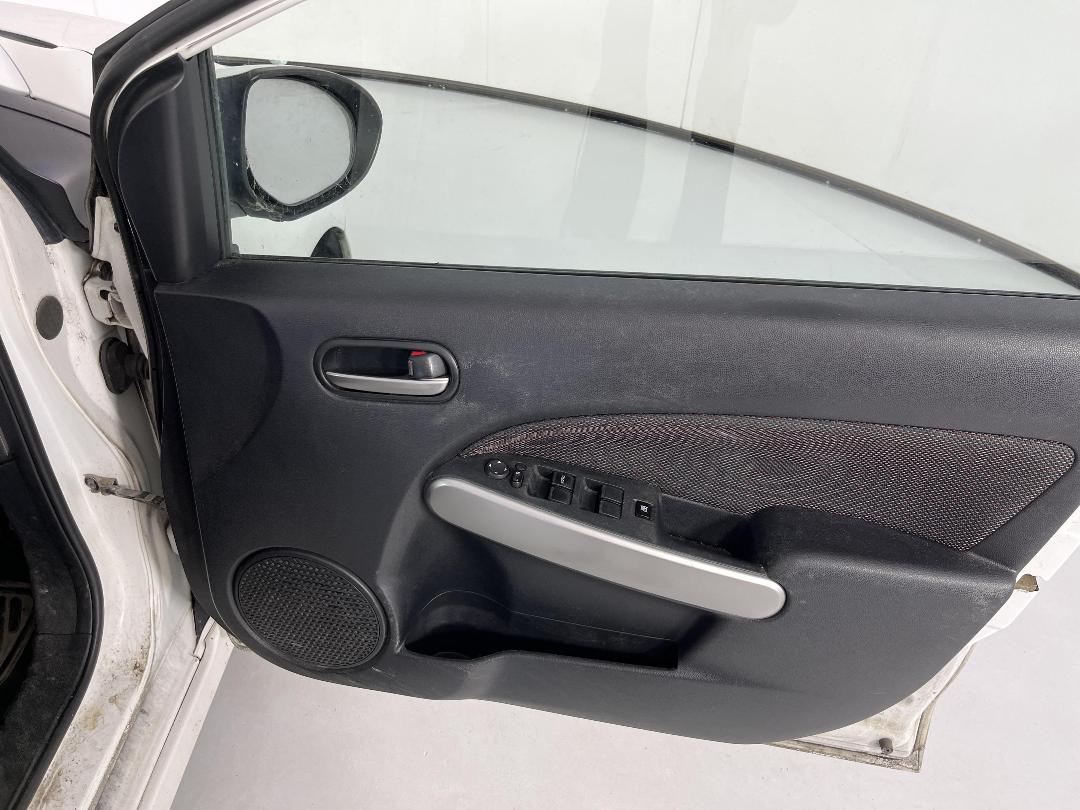 Photo '12' of Mazda Mazda2 Sport Photo '12' of Mazda Mazda2 Sport