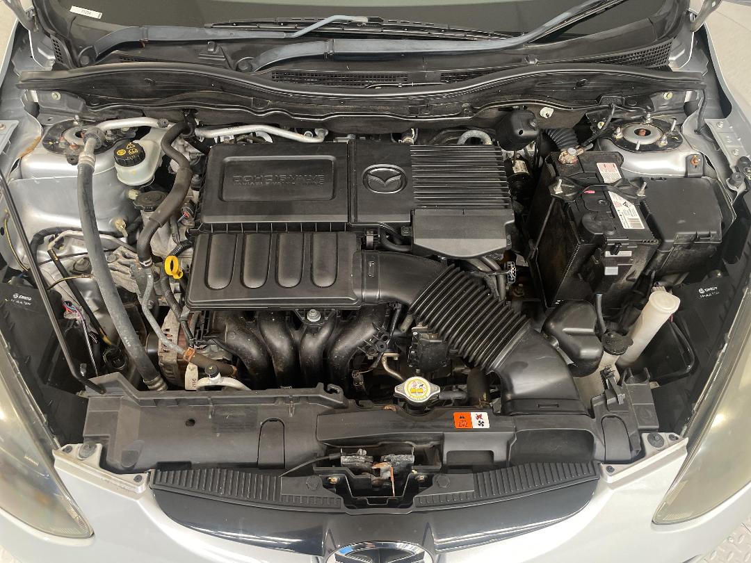 Photo '13' of Mazda Mazda2