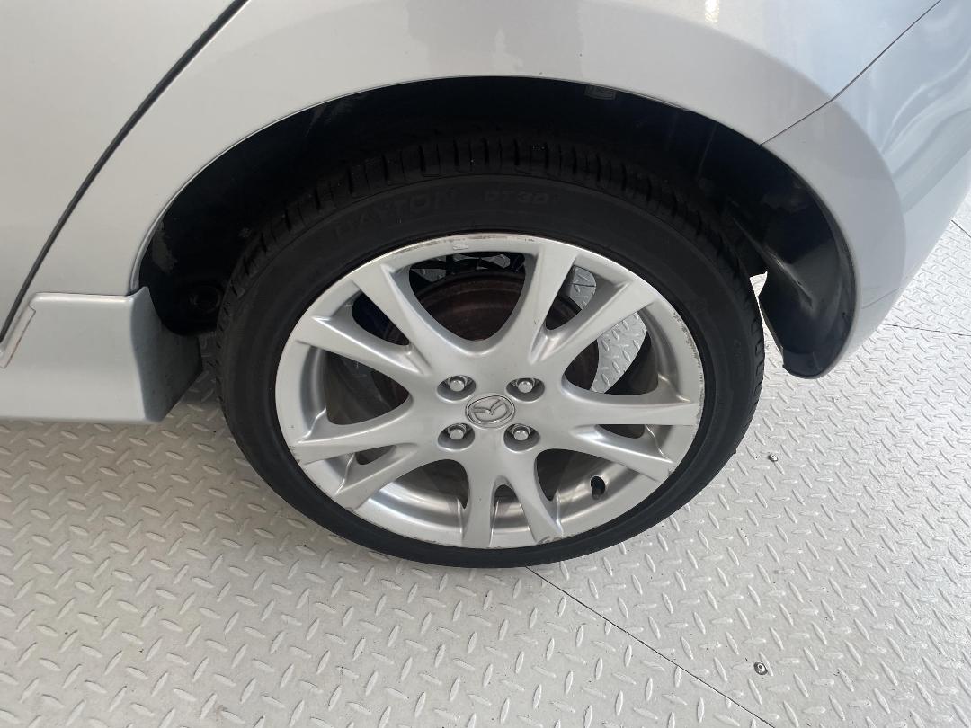 Photo '11' of Mazda Mazda2