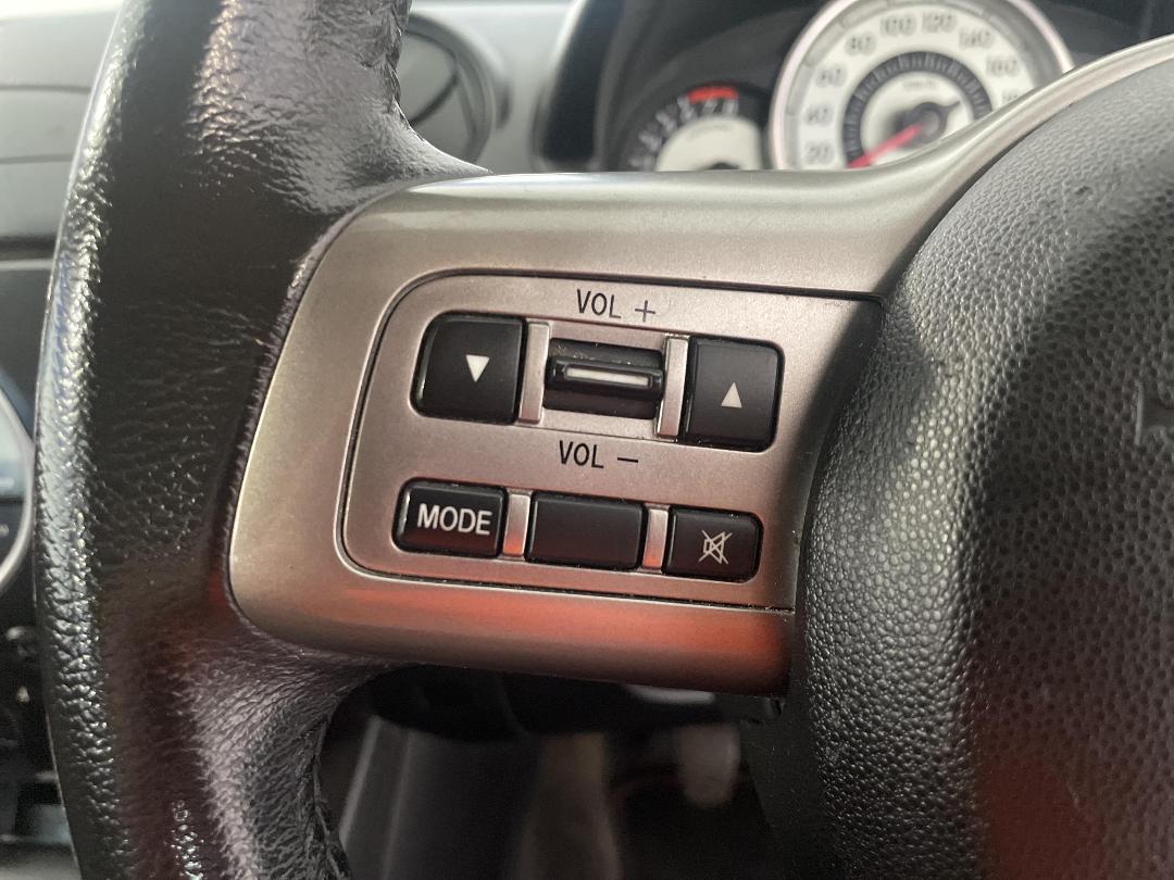 Photo '25' of Mazda Mazda2