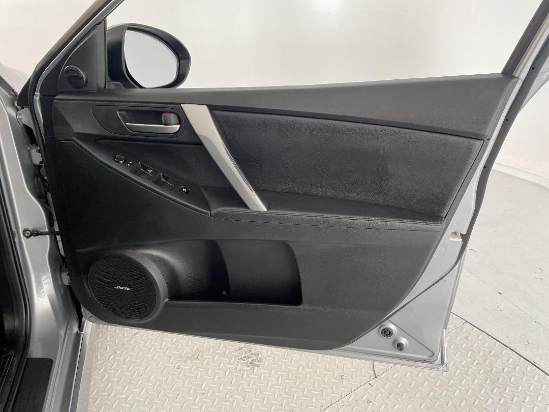 Photo '15' of Mazda Mazda3