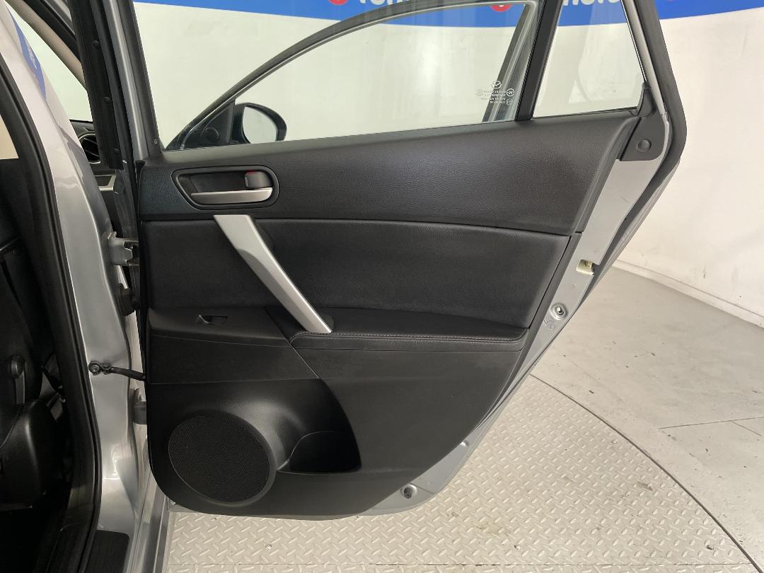 Photo '19' of Mazda Mazda3