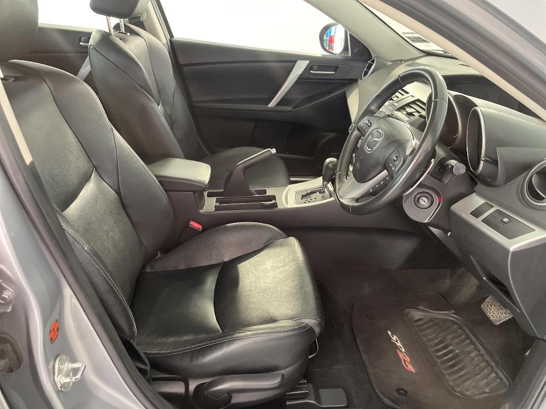 Photo '16' of Mazda Mazda3