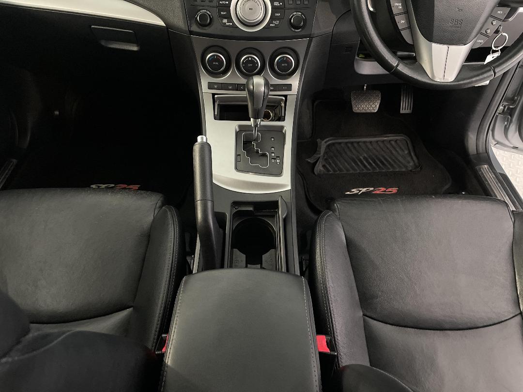 Photo '18' of Mazda Mazda3