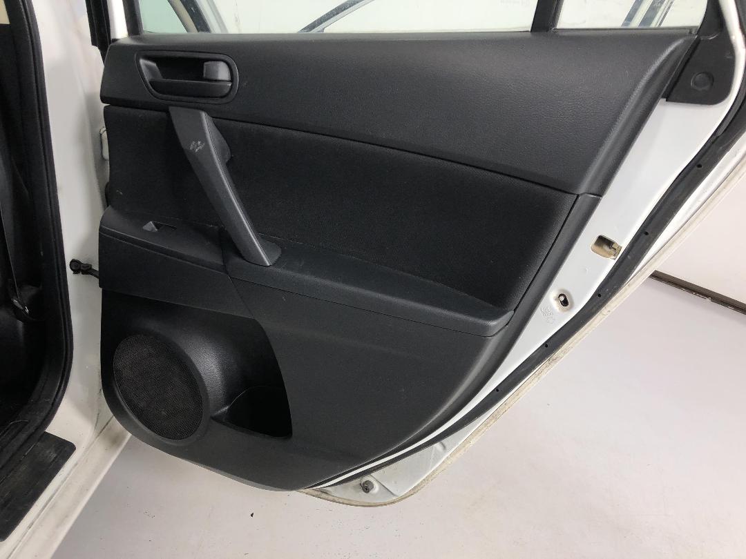 Photo '17' of Mazda Mazda3 GLX