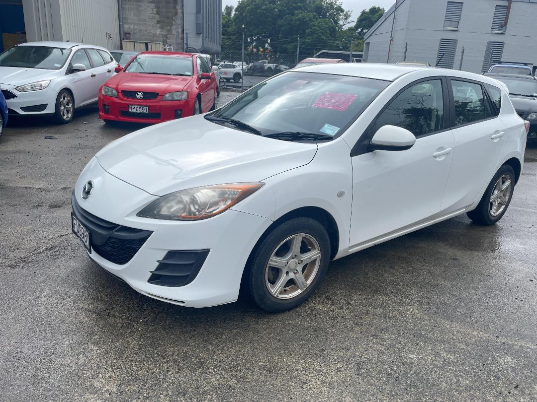 Photo '3' of Mazda Mazda3 GLX