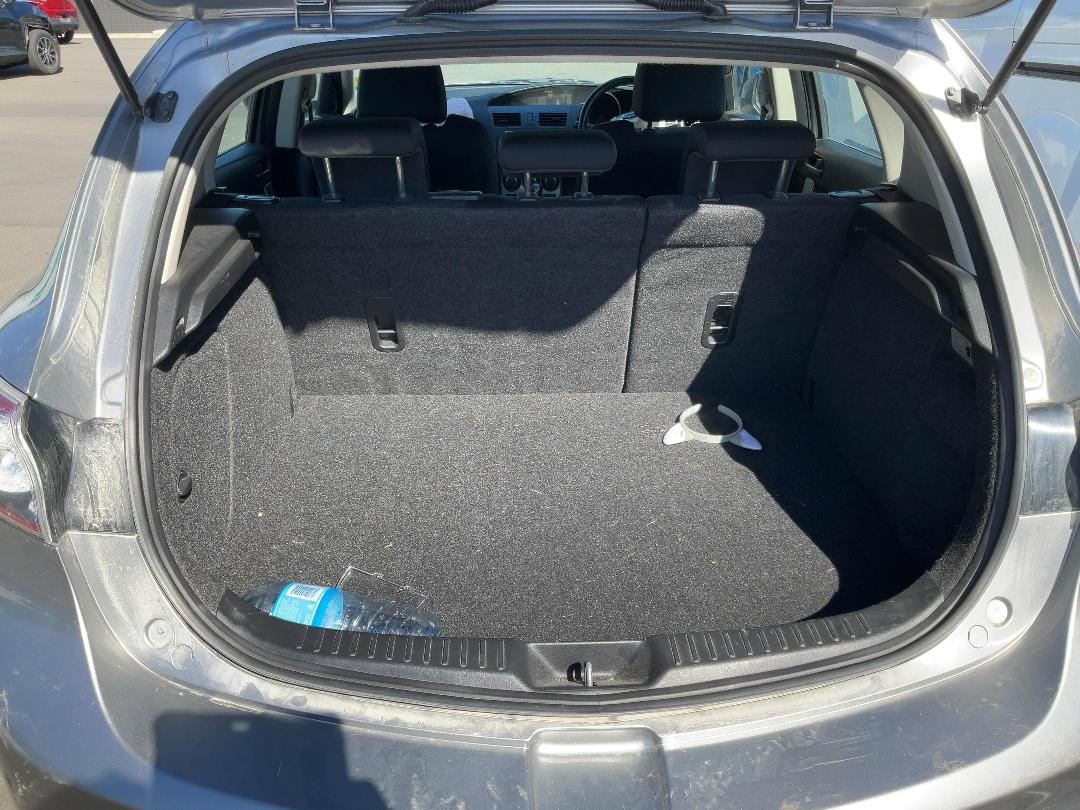 Photo '9' of Mazda Mazda3 Sporthatch SP25