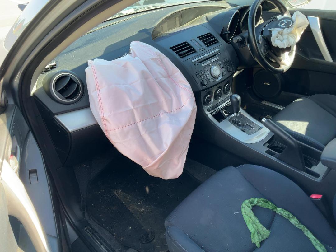 Photo '10' of Mazda Mazda3 Sporthatch SP25