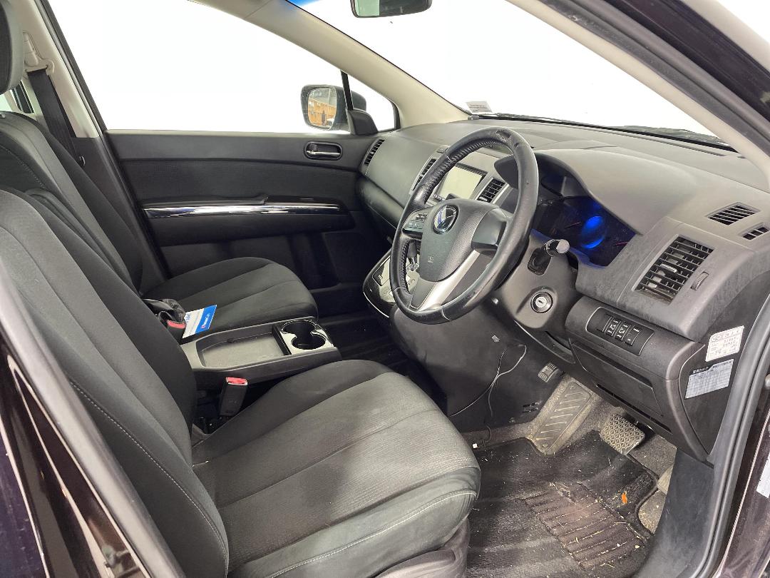 Photo '16' of Mazda MPV Photo '16' of Mazda MPV