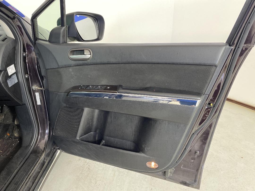 Photo '15' of Mazda MPV Photo '15' of Mazda MPV