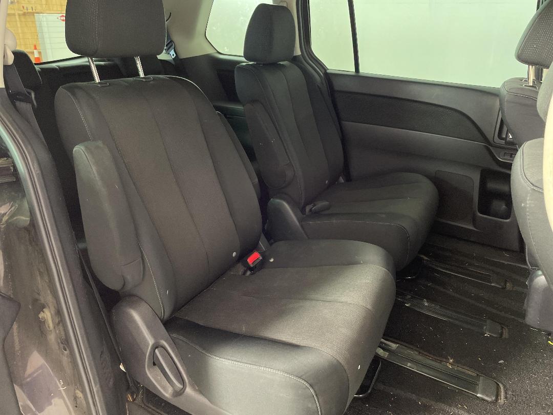 Photo '19' of Mazda MPV Photo '19' of Mazda MPV