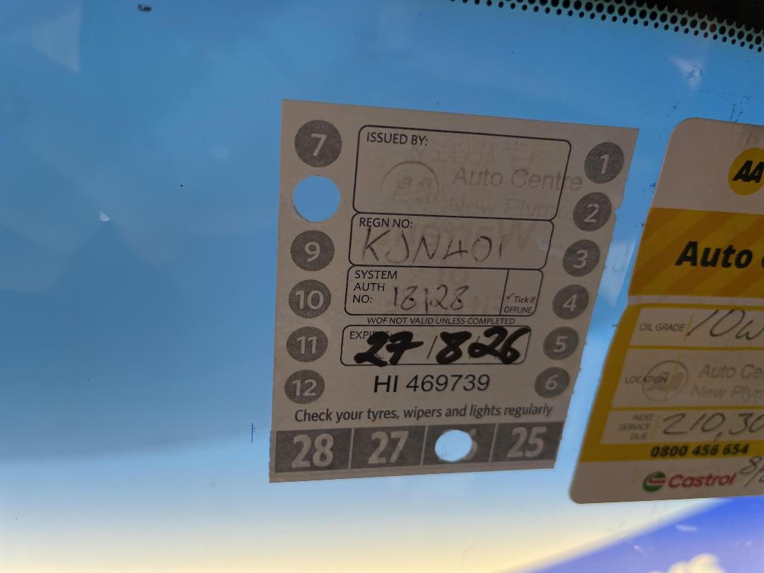 Photo '23' of Mazda MPV Photo '23' of Mazda MPV