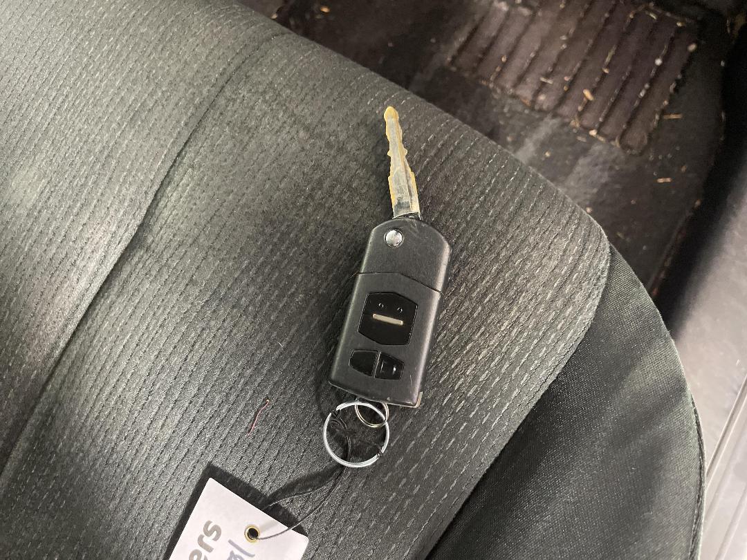 Photo '21' of Mazda MPV Photo '21' of Mazda MPV