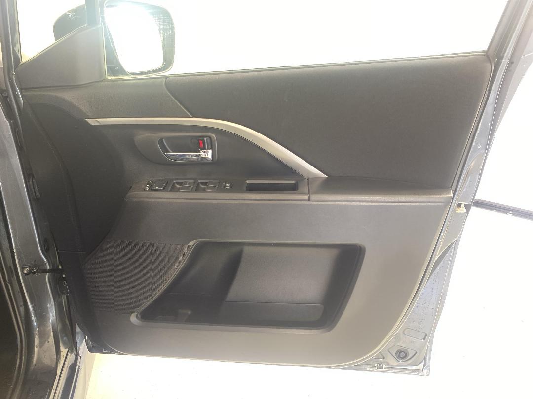 Photo '15' of Mazda Premacy Photo '15' of Mazda Premacy