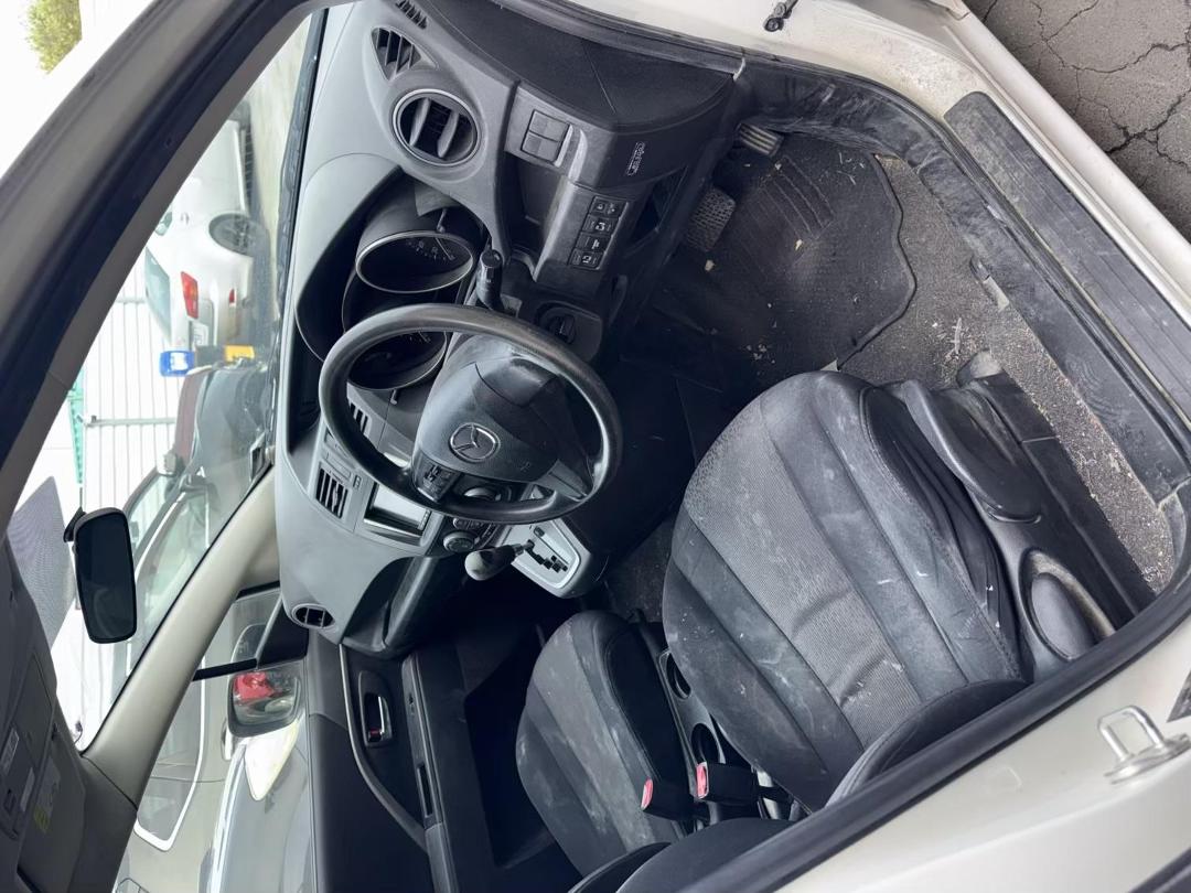 Photo '9' of Mazda Premacy Photo '9' of Mazda Premacy