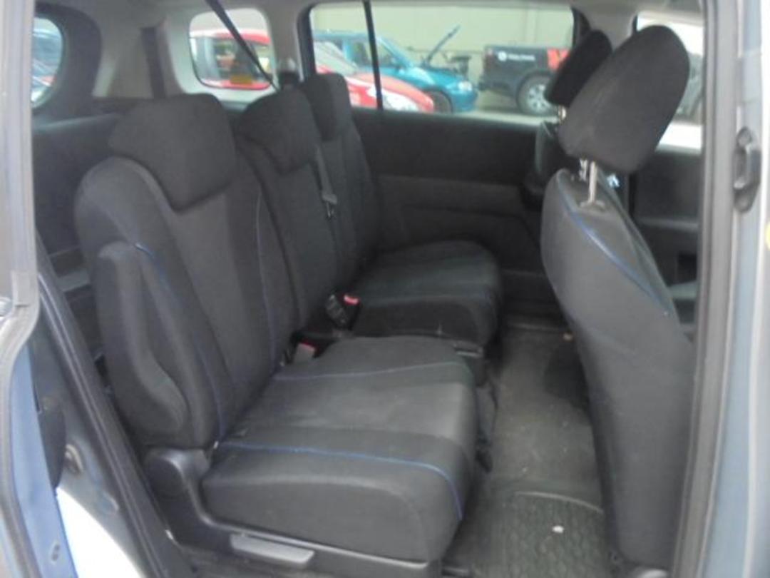 Photo '8' of Mazda Premacy Photo '8' of Mazda Premacy