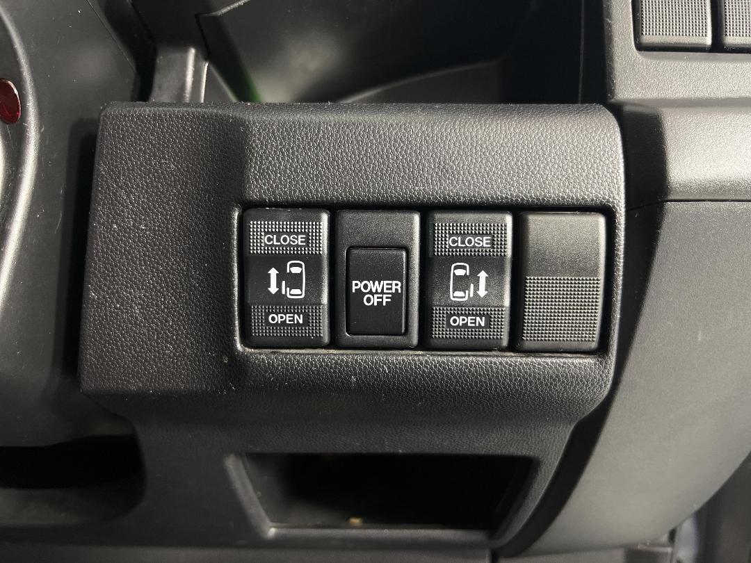 Photo '23' of Mazda Premacy