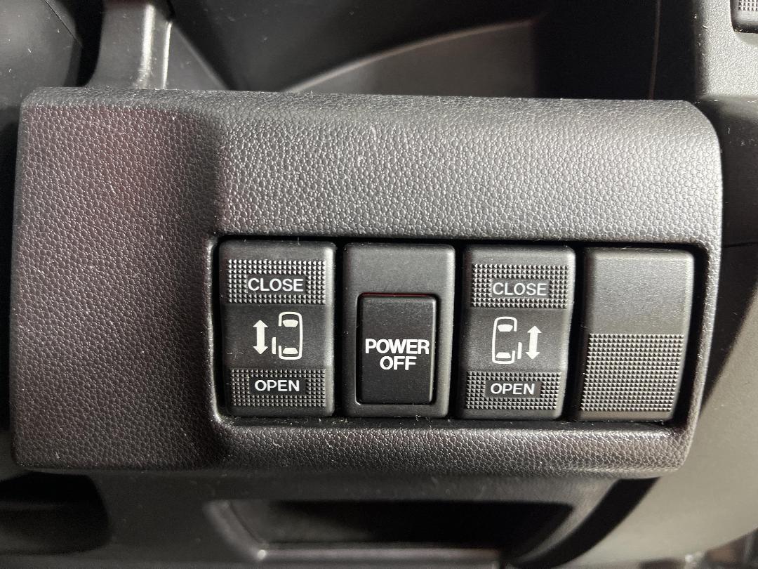 Photo '23' of Mazda Premacy