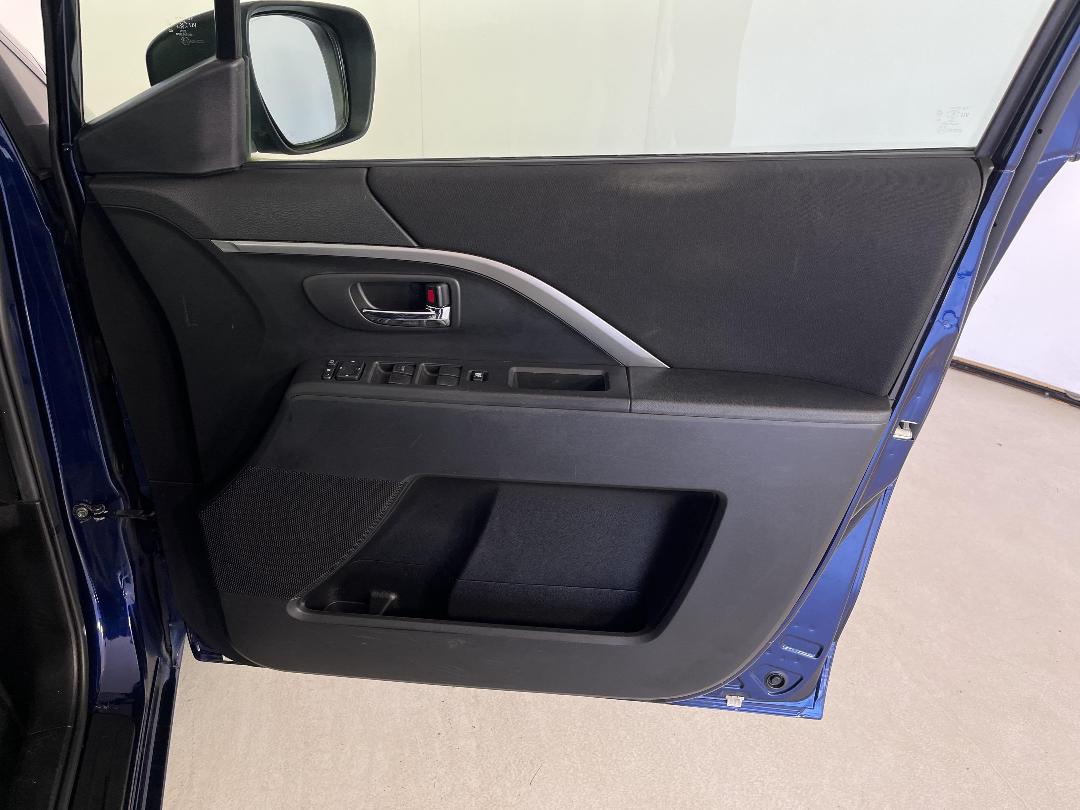 Photo '15' of Mazda Premacy Photo '15' of Mazda Premacy