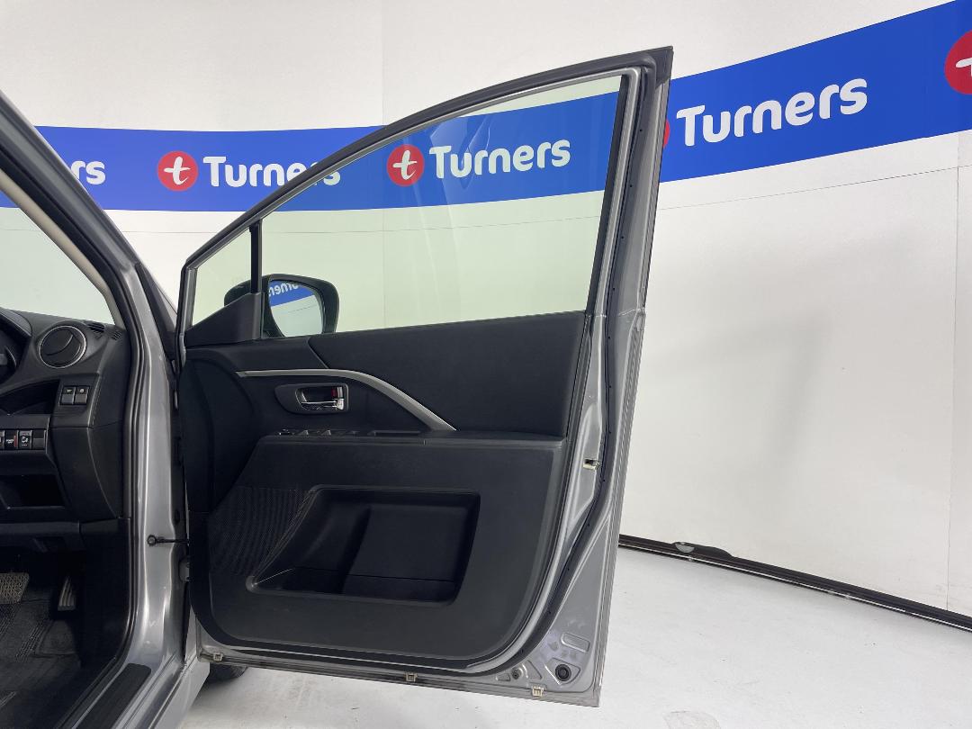 Photo '15' of Mazda Premacy Photo '15' of Mazda Premacy