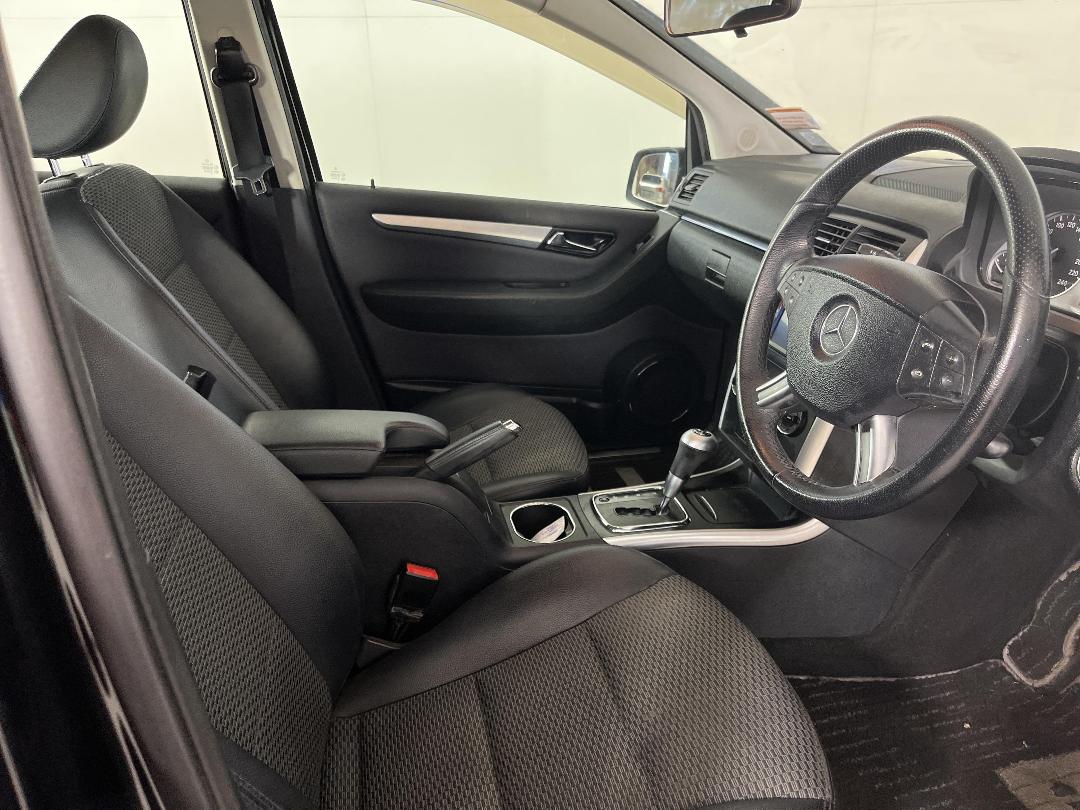 Photo '16' of Mercedes-Benz B180