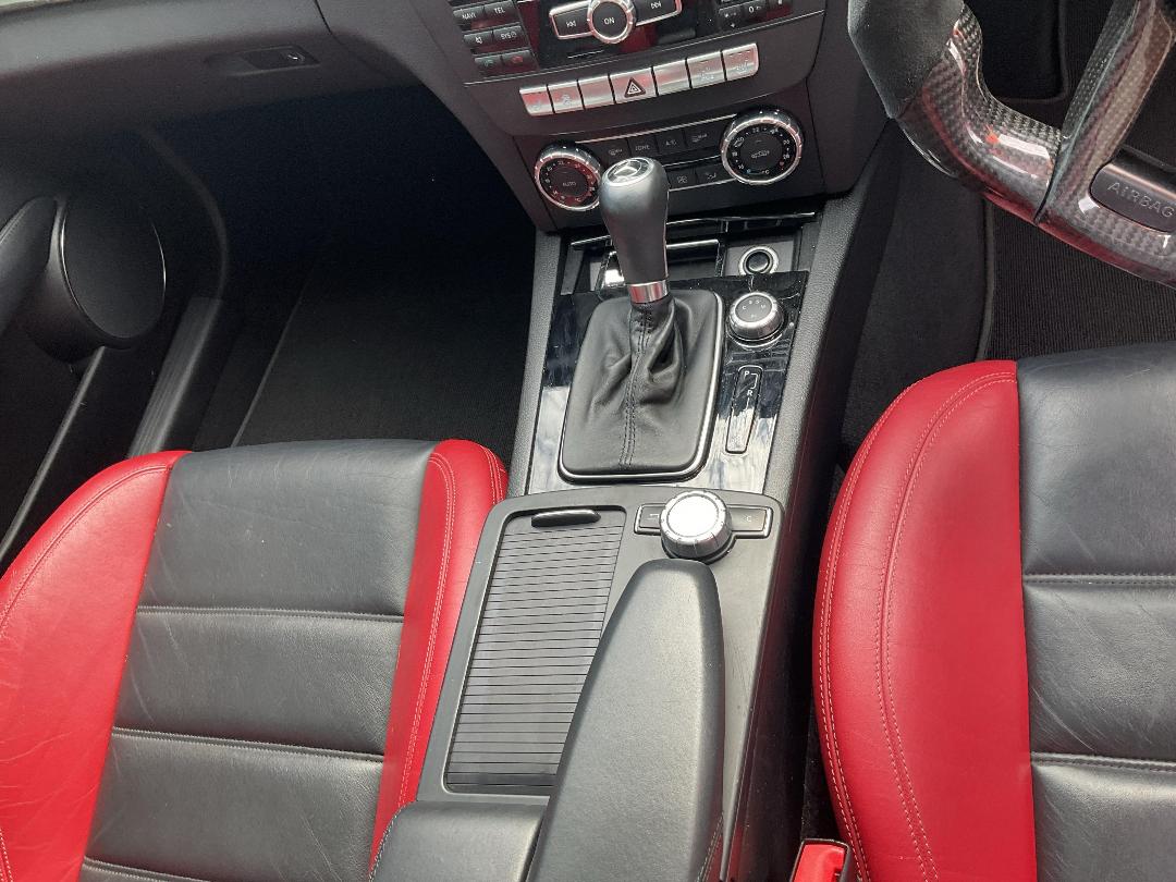 Photo '14' of Mercedes-Benz C63