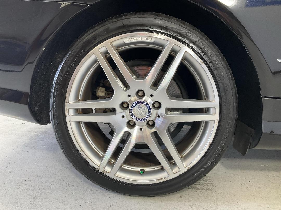 Photo '12' of Mercedes-Benz E250 Photo '12' of Mercedes-Benz E250