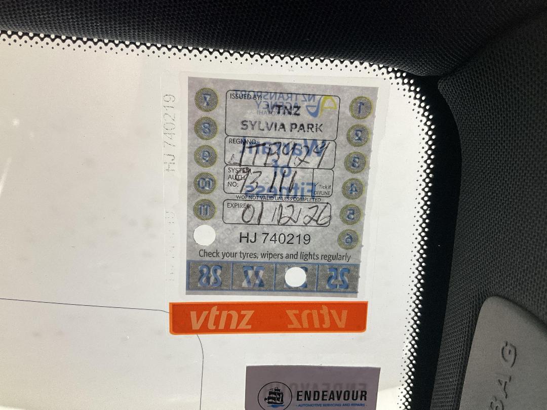 Photo '22' of Mercedes-Benz E250 Photo '22' of Mercedes-Benz E250