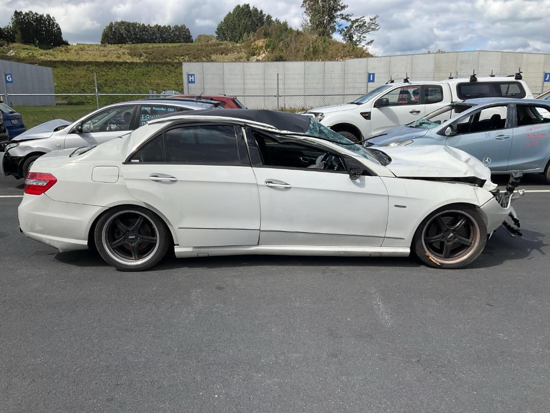 Photo '2' of Mercedes-Benz E350 Photo '2' of Mercedes-Benz E350