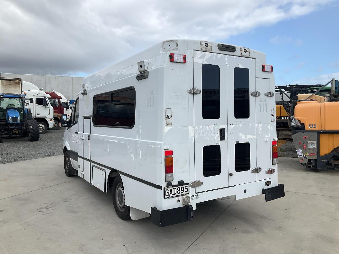 Photo '4' of Mercedes Benz Sprinter Van