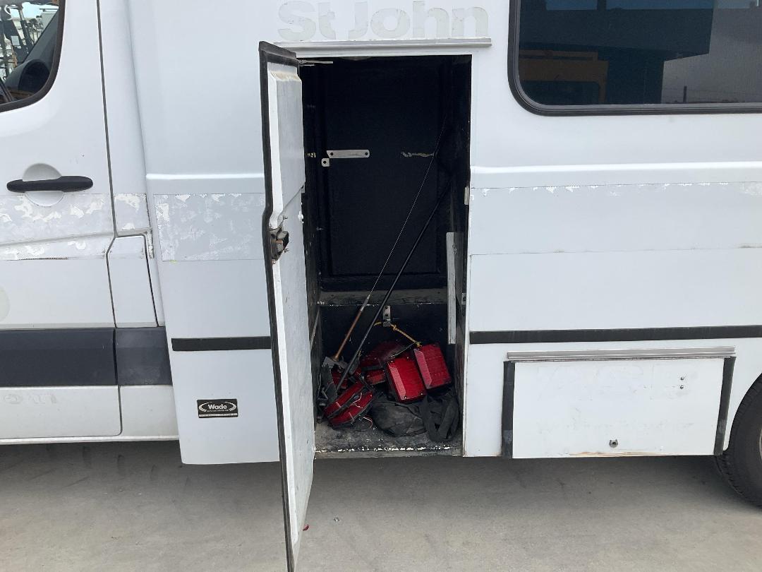 Photo '12' of Mercedes Benz Sprinter Van