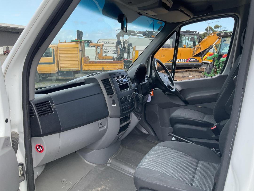 Photo '11' of Mercedes Benz Sprinter Van