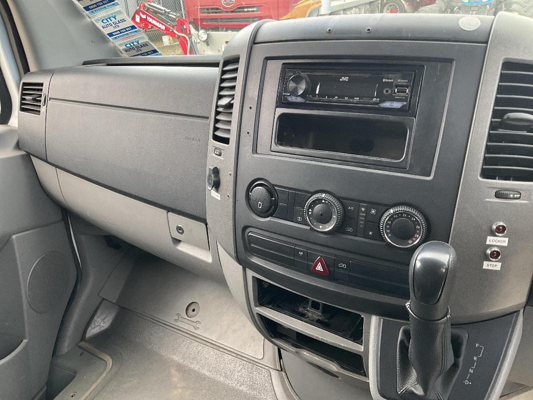 Photo '10' of Mercedes Benz Sprinter Van