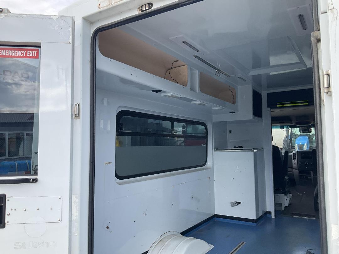 Photo '16' of Mercedes Benz Sprinter Van