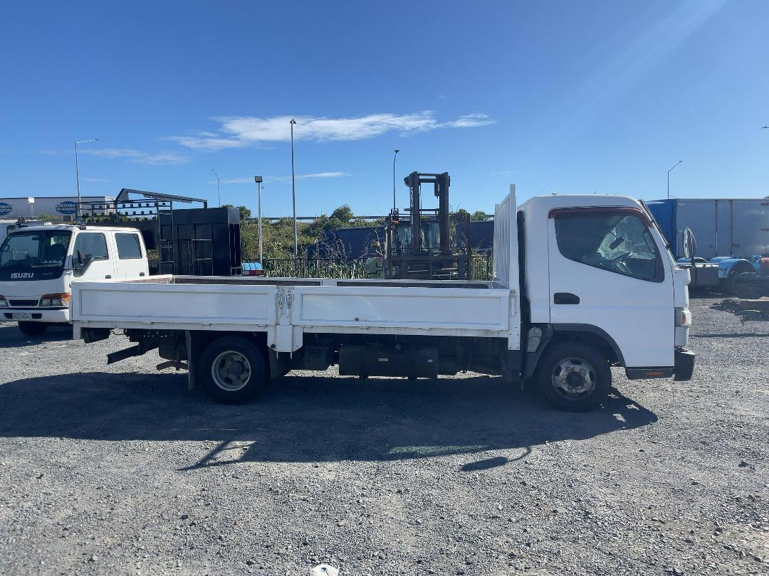 Photo '3' of Mitsubishi Canter Flat Deck