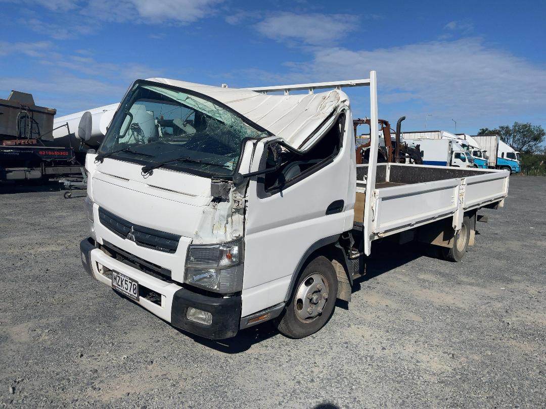 Photo '9' of Mitsubishi Canter Flat Deck