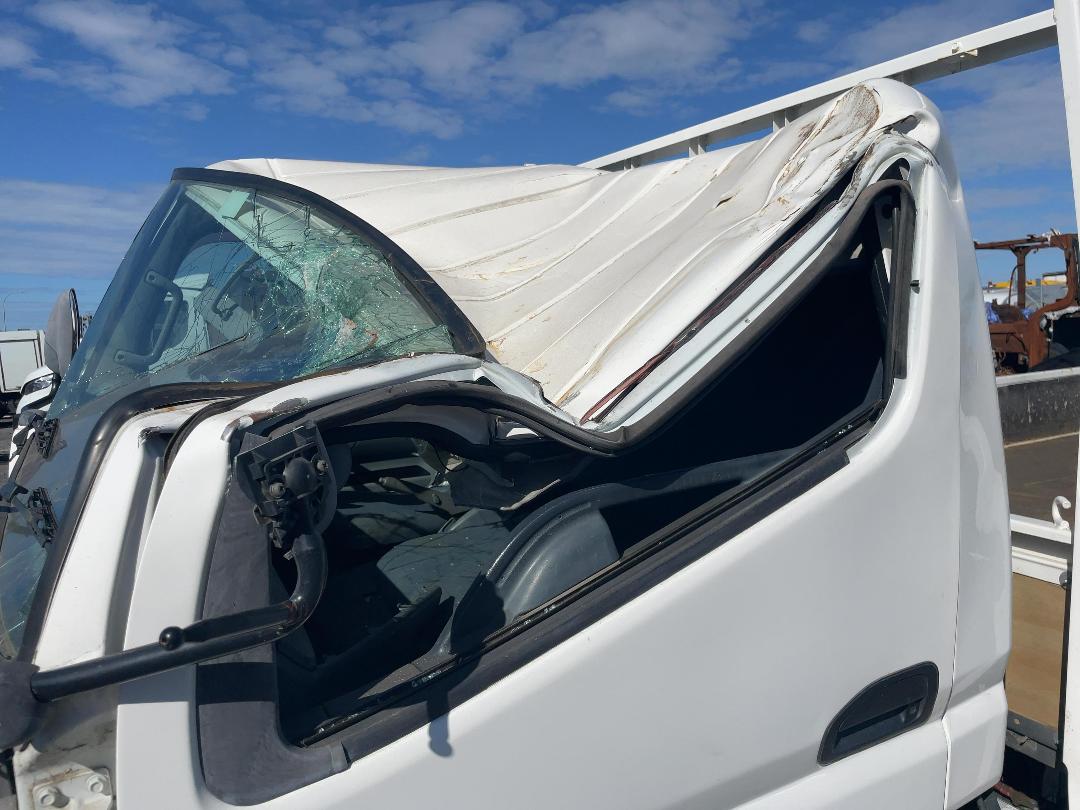 Photo '19' of Mitsubishi Canter Flat Deck