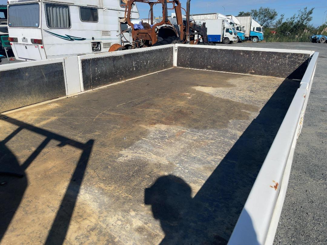 Photo '26' of Mitsubishi Canter Flat Deck