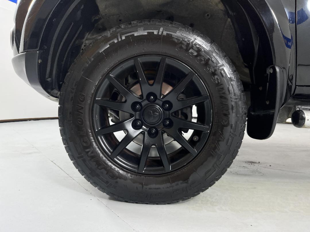 Photo '10' of Mitsubishi Challenger