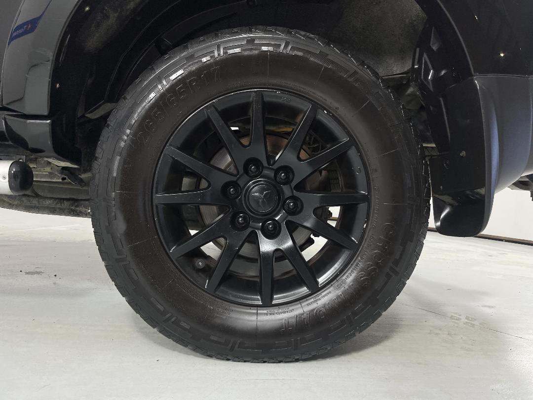 Photo '11' of Mitsubishi Challenger