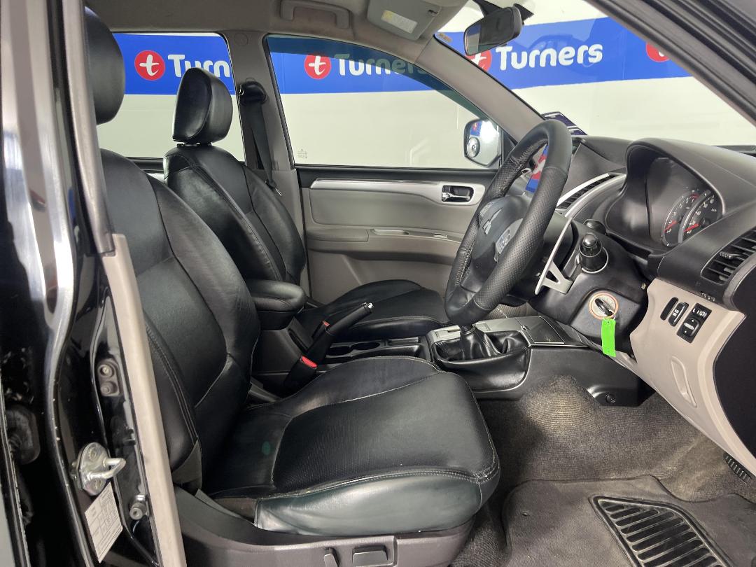 Photo '16' of Mitsubishi Challenger