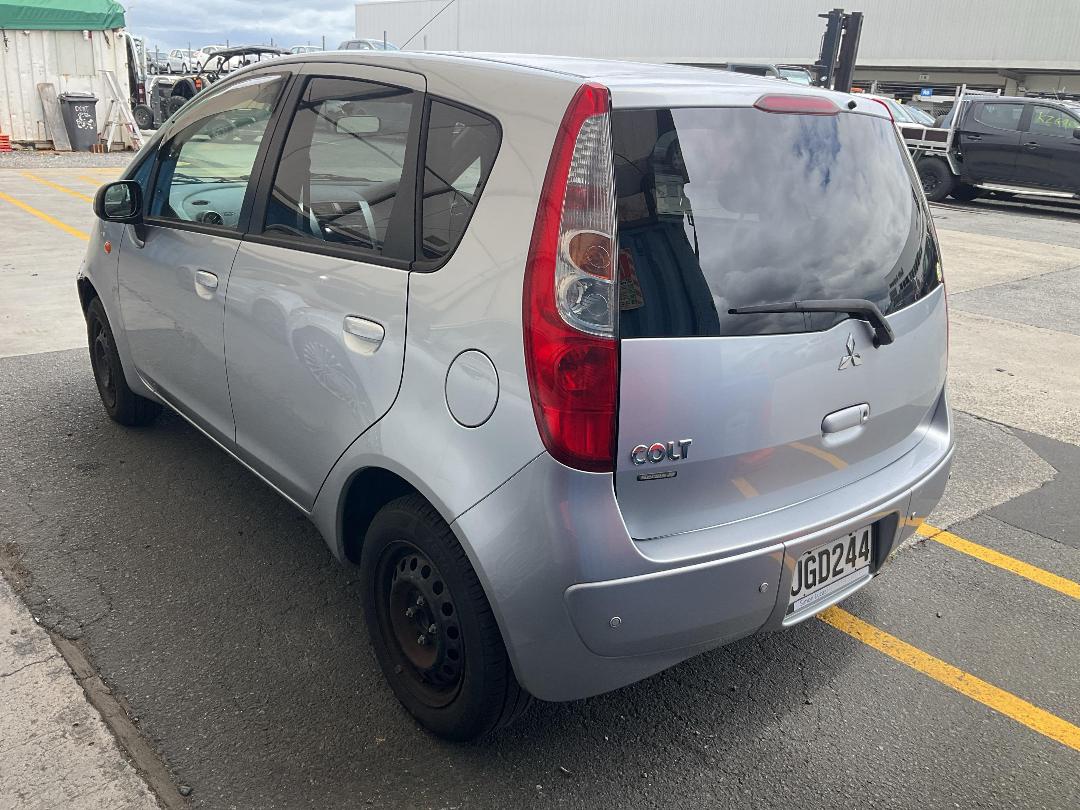 Photo '3' of Mitsubishi Colt LS