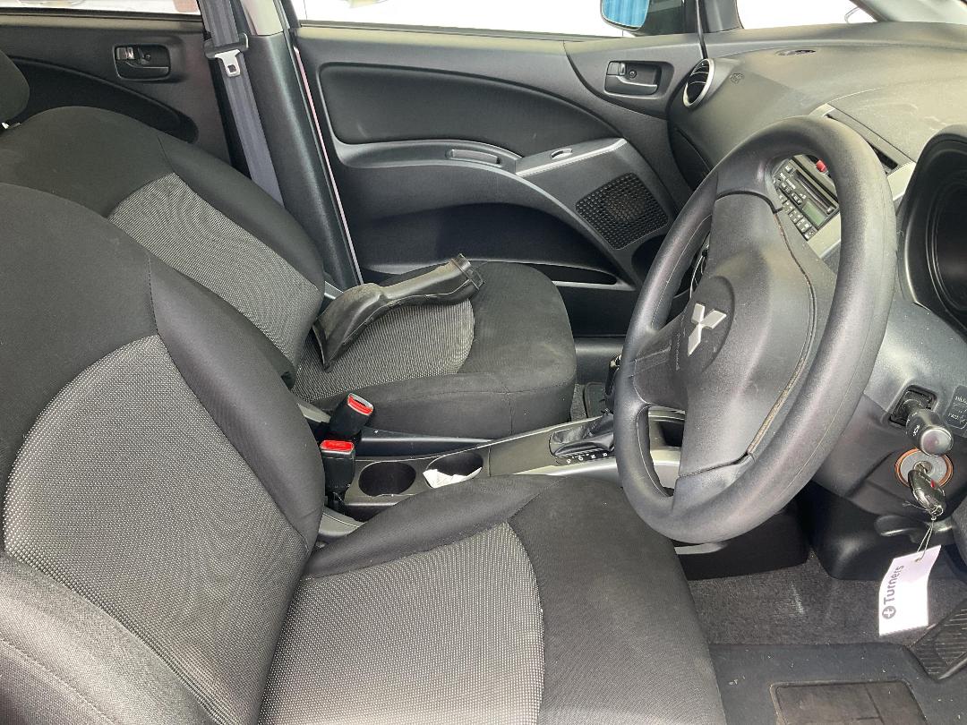 Photo '14' of Mitsubishi Colt LS