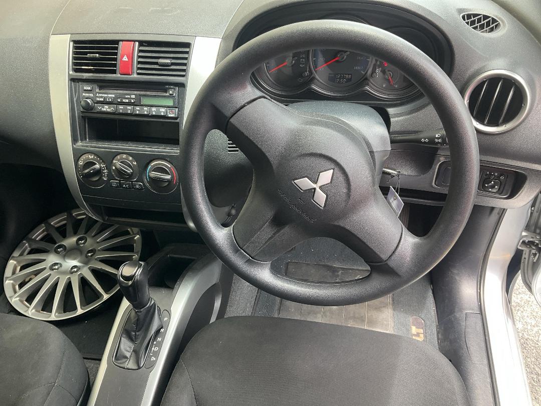 Photo '15' of Mitsubishi Colt LS