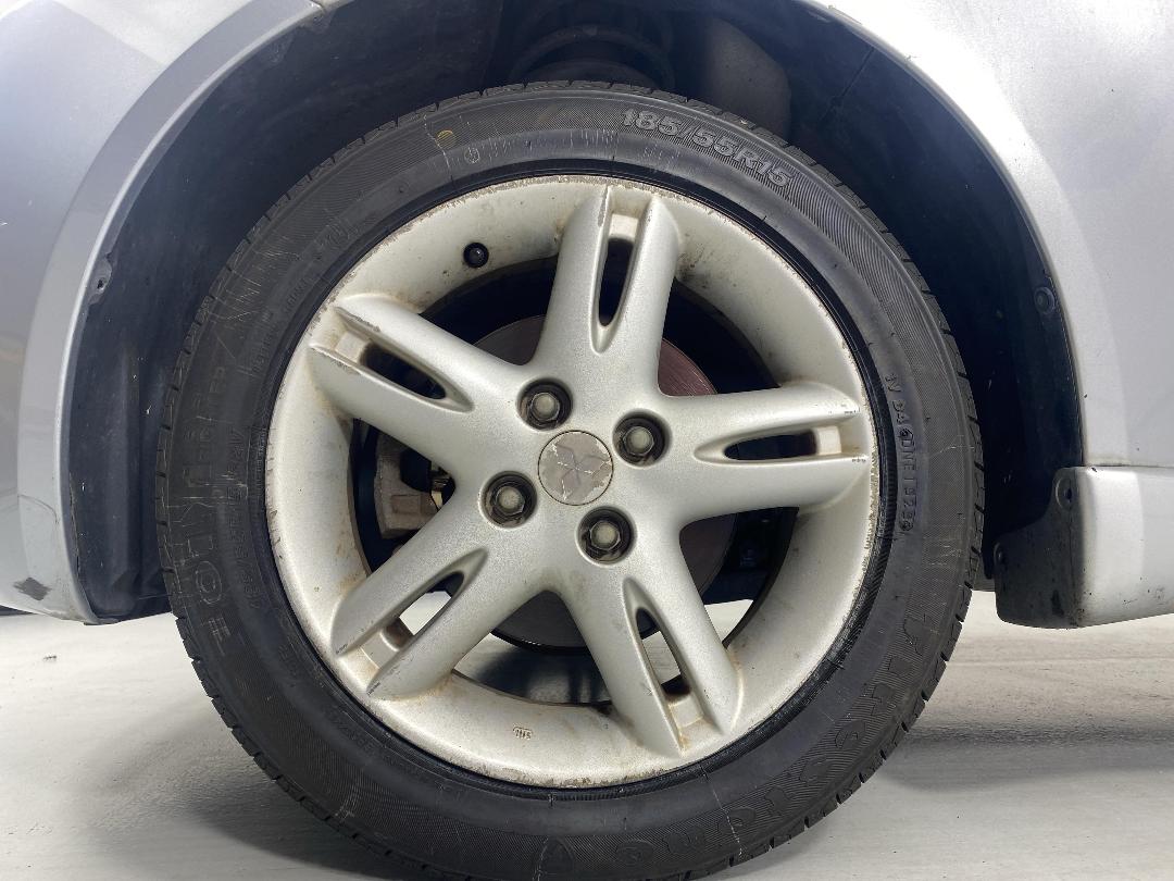 Photo '10' of Mitsubishi Colt