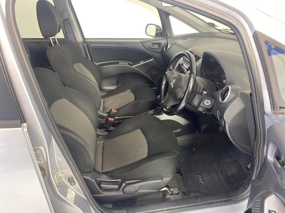 Photo '16' of Mitsubishi Colt