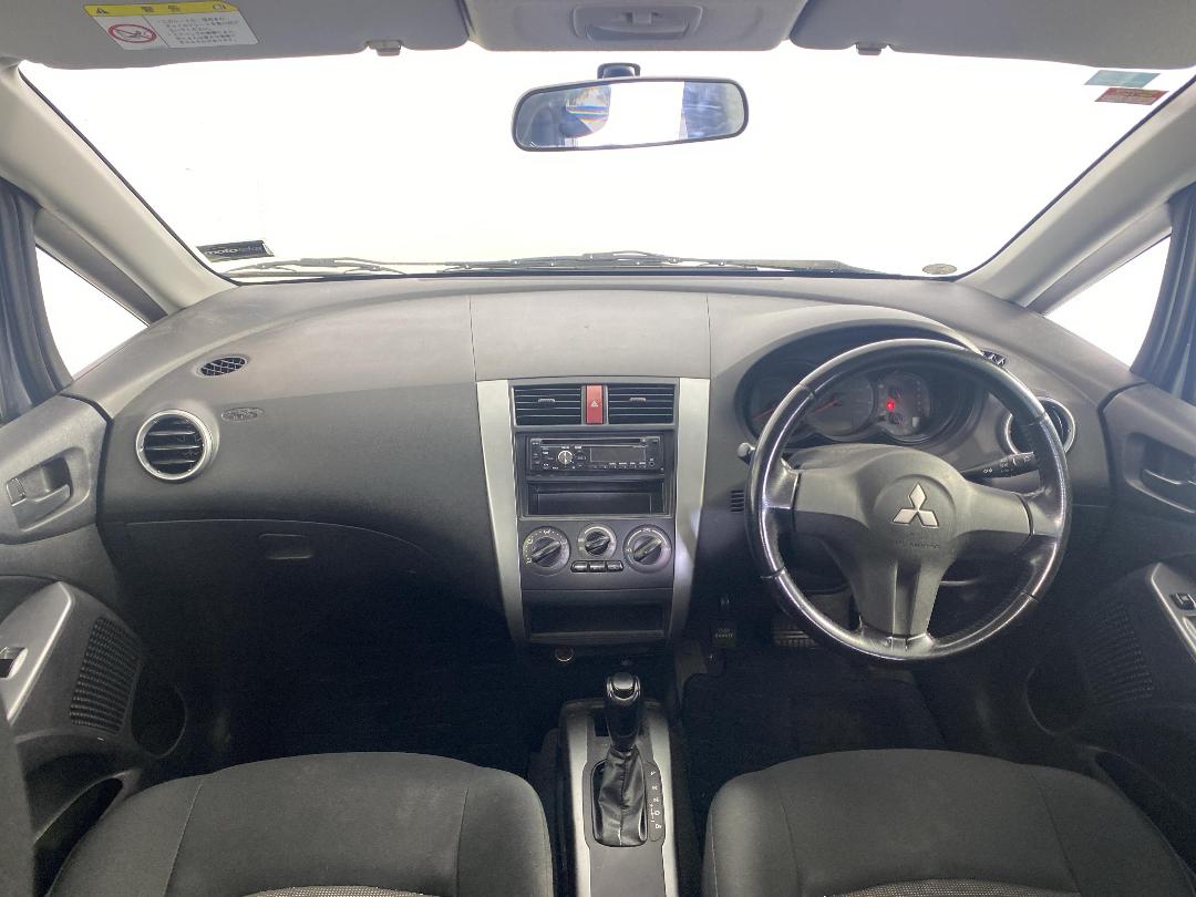 Photo '17' of Mitsubishi Colt