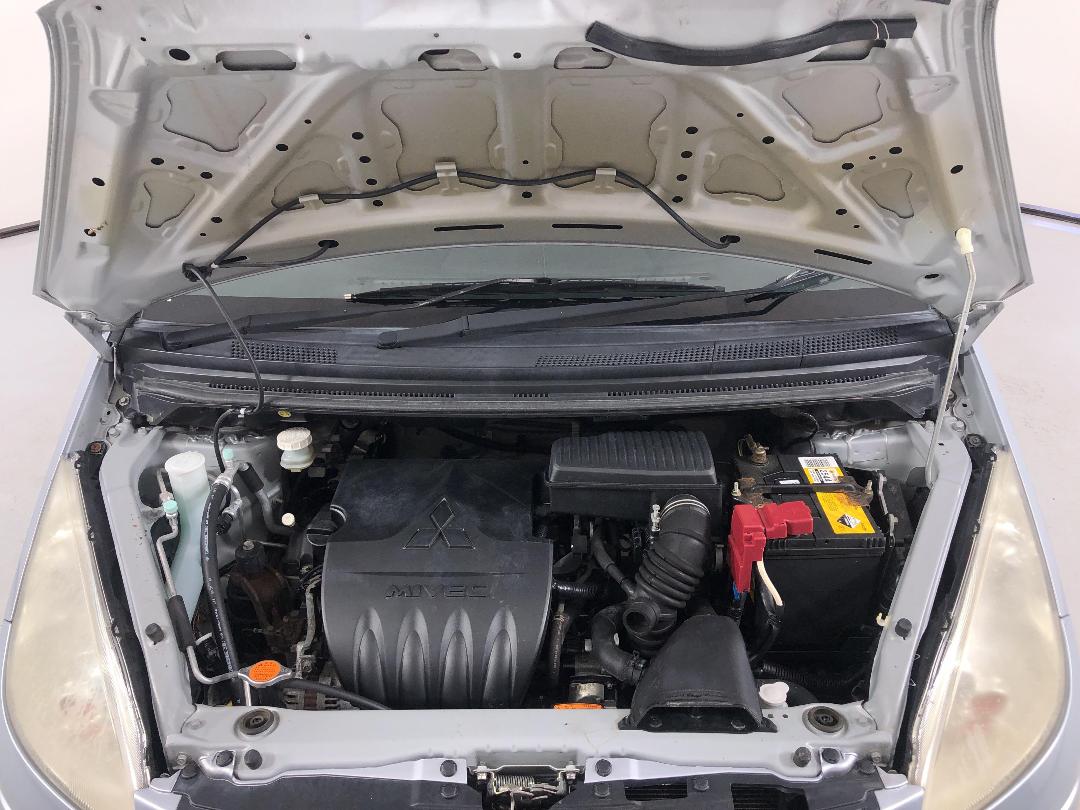 Photo '13' of Mitsubishi Colt Photo '13' of Mitsubishi Colt